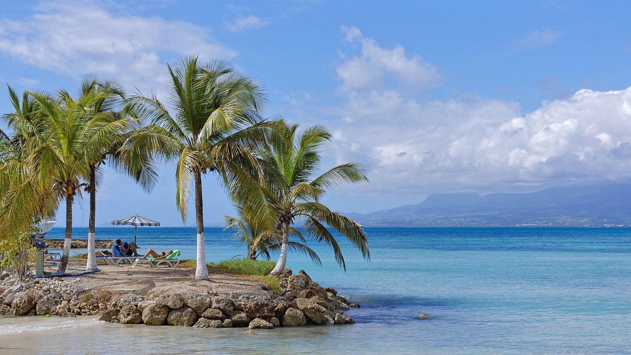 Location voiture Martinique aeroport : 5 raisons de voyager avec une voiture de location