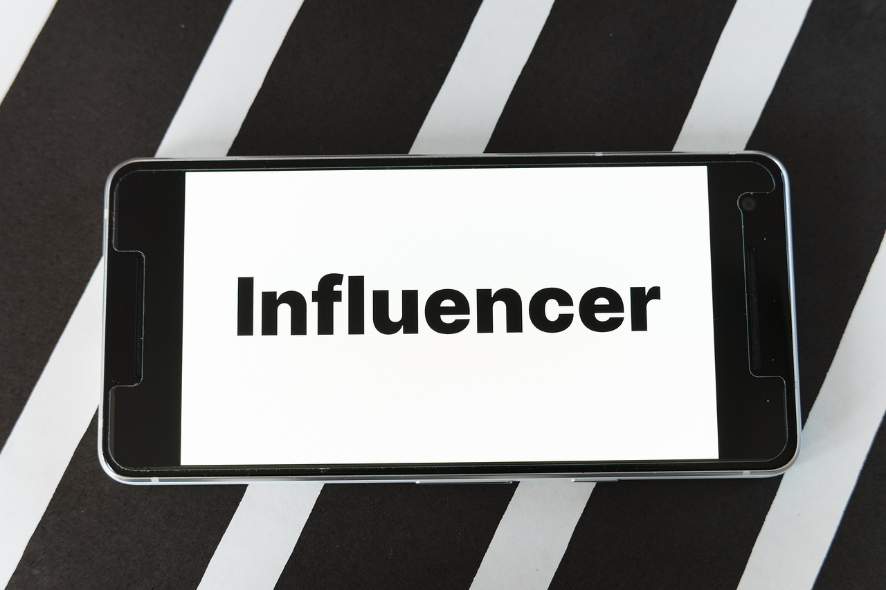 Pourquoi votre enfant influenceur a besoin d’une agence de marketing d’influenceurs ?